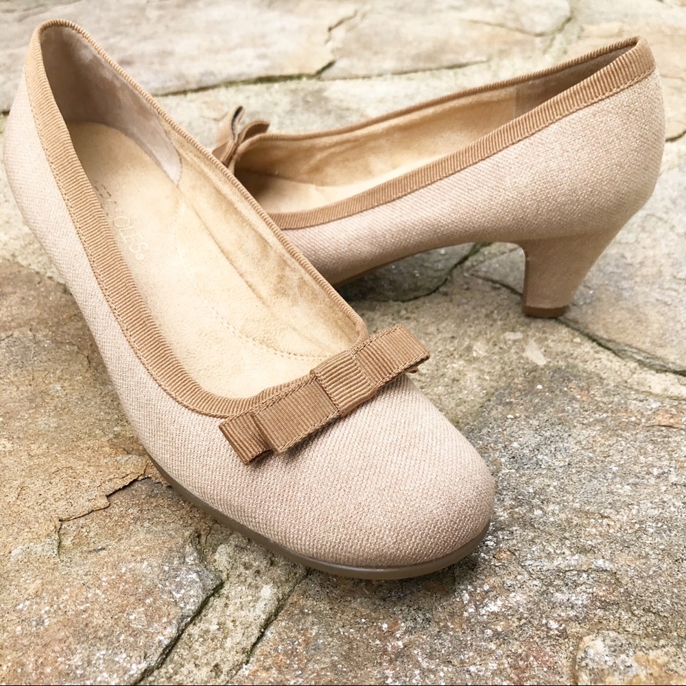 Aerosoles Playhouse Heels Size 8